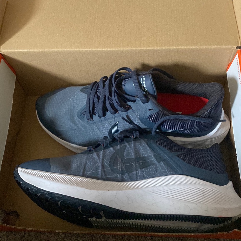 NIKE ZOOM WINFLO 8